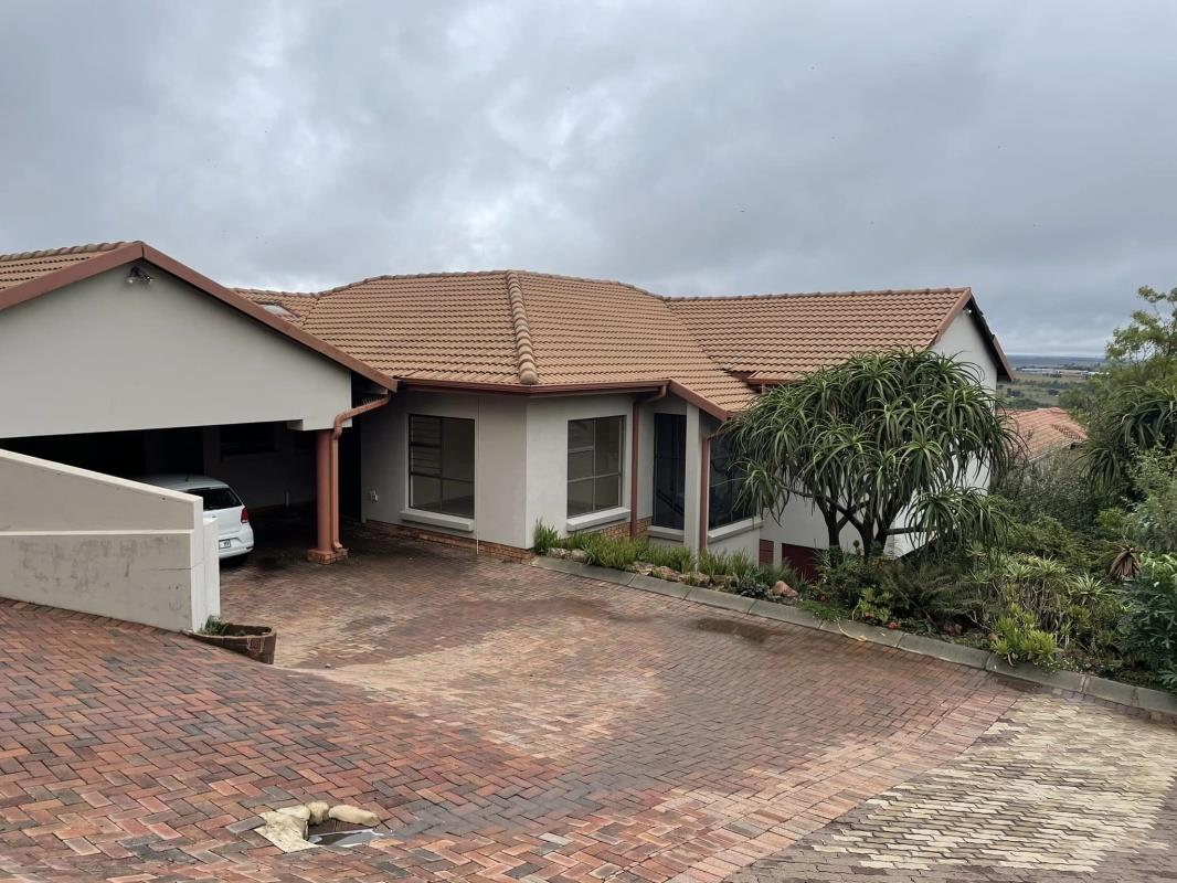 4 Bedroom House for sale in Reyno Ridge P24114253216