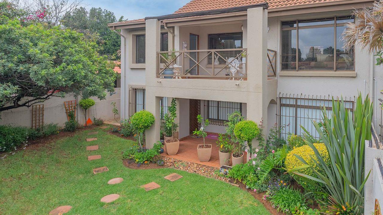 2 Bedroom Apartment / flat for sale in Bedfordview P24114253776