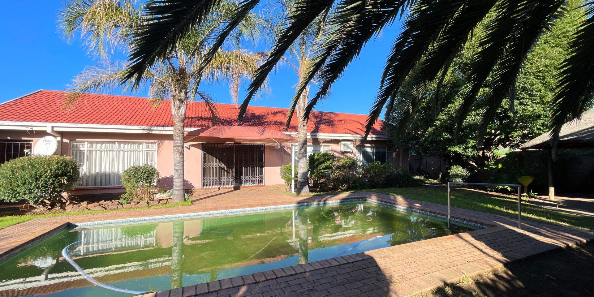 3 Bedroom House for sale in Falcon Ridge P24114253812