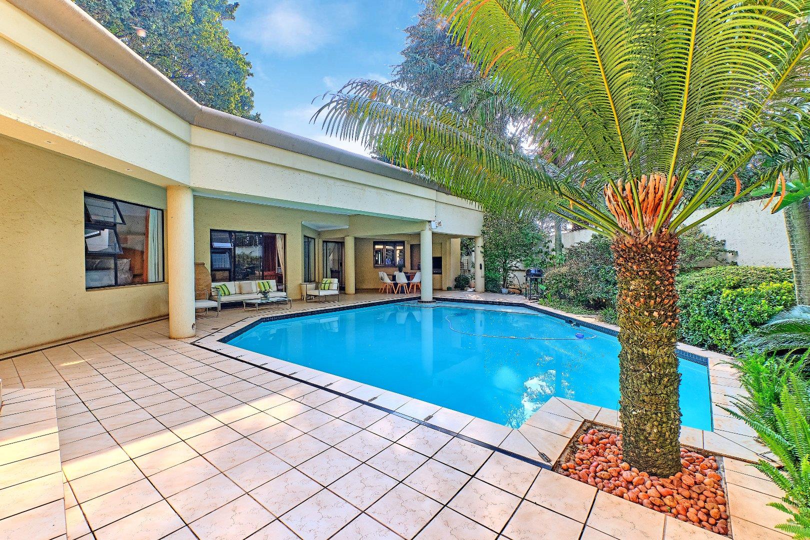 4 Bedroom House for sale in Houghton Estate P24114254857