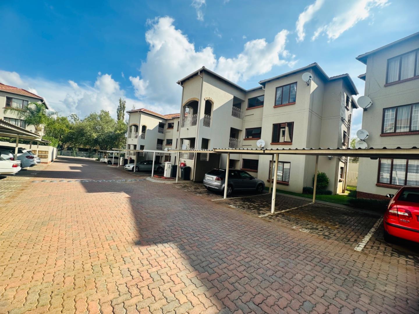 2 Bedroom Apartment / flat for sale in Sunninghill 71 Nanyuki Road P24114255100