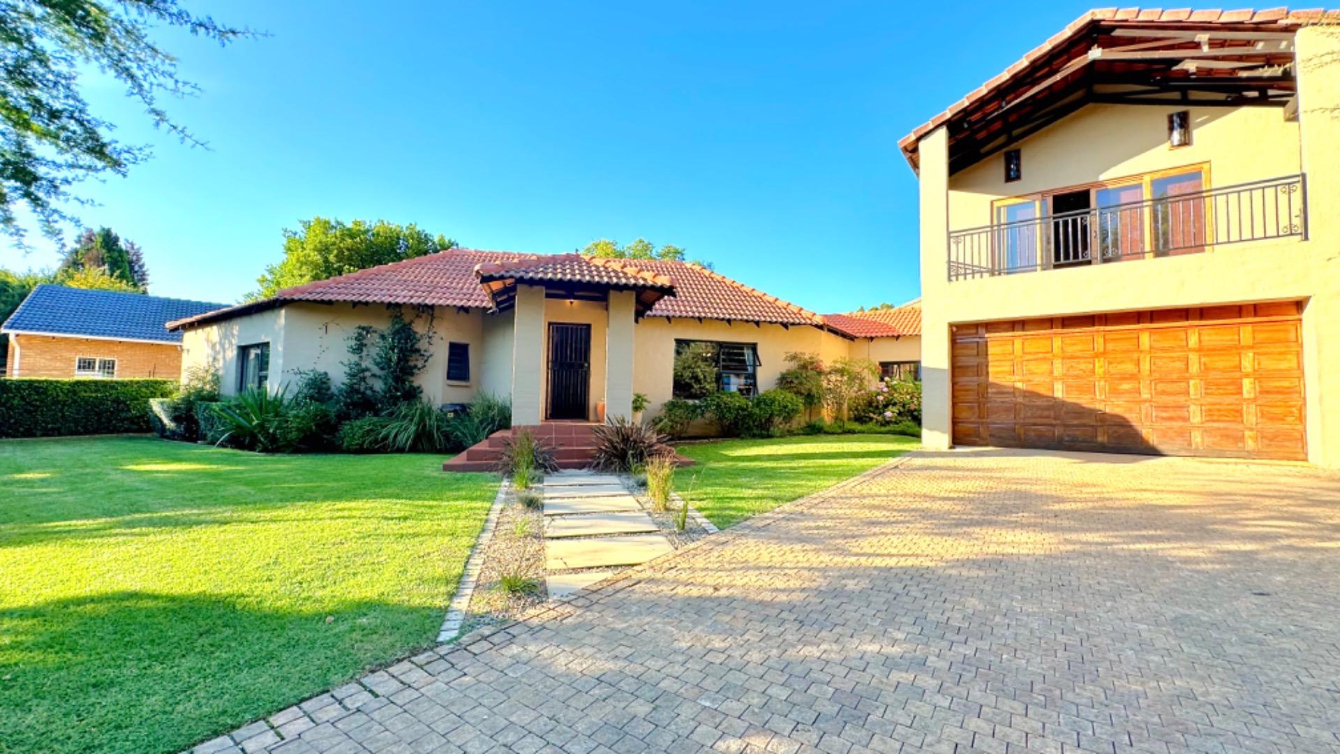 4 Bedroom House for sale in Pretoriuspark 960 Florianne Street P24