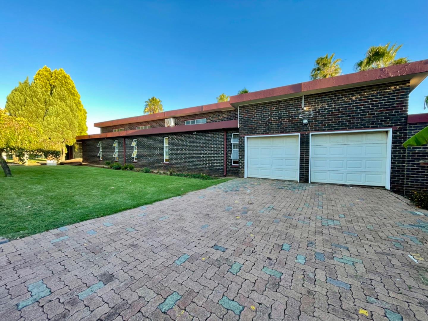 4 Bedroom House for sale in Three Rivers East P24114255843