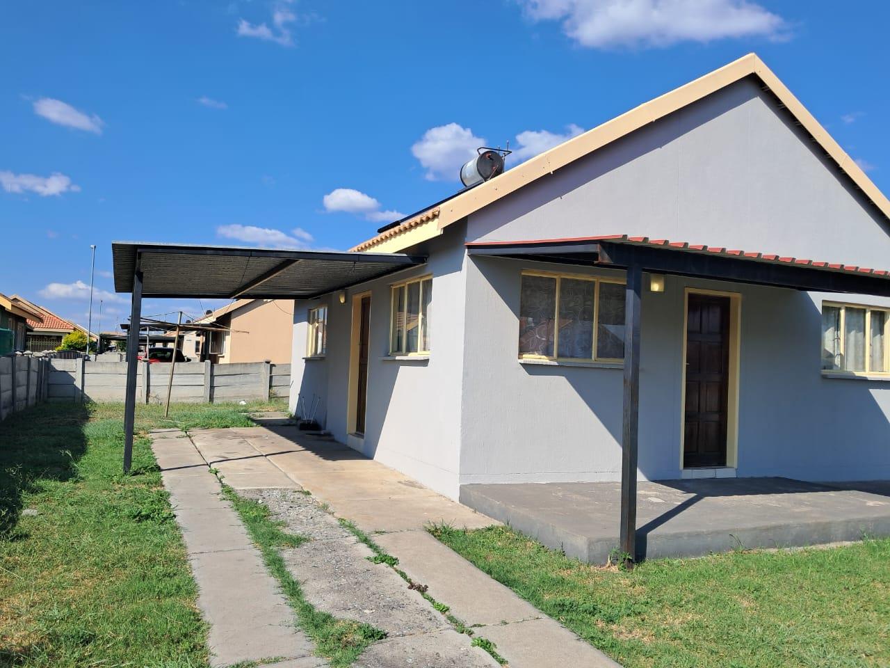 3 Bedroom House for sale in Freedom Park P24114256659