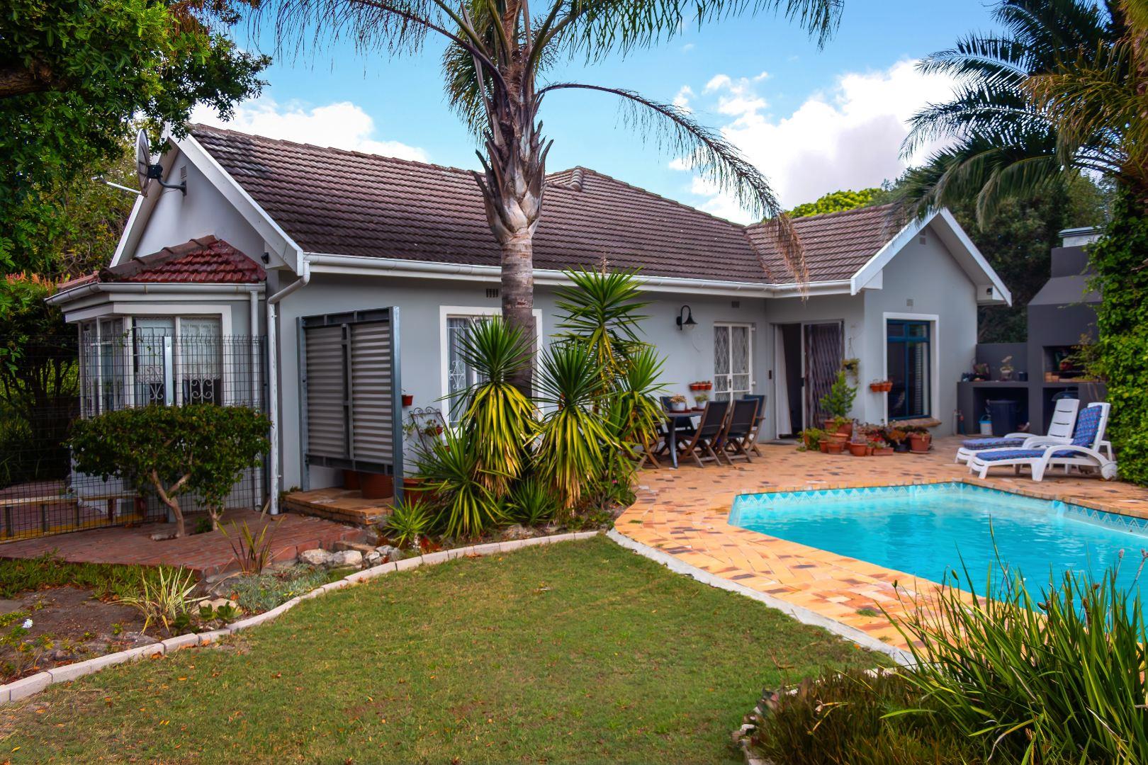 3 Bedroom House for sale in Stuarts Hill P24114257720