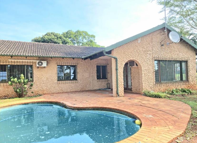 Grantham Park Property Property and houses for sale in Grantham Park Page 3