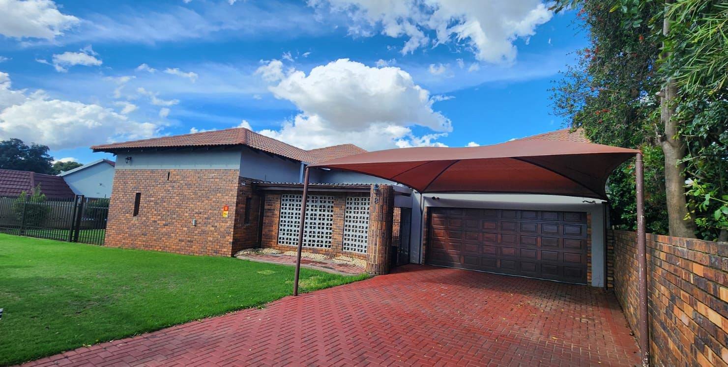 4 Bedroom House for sale in Petersfield P24114258329