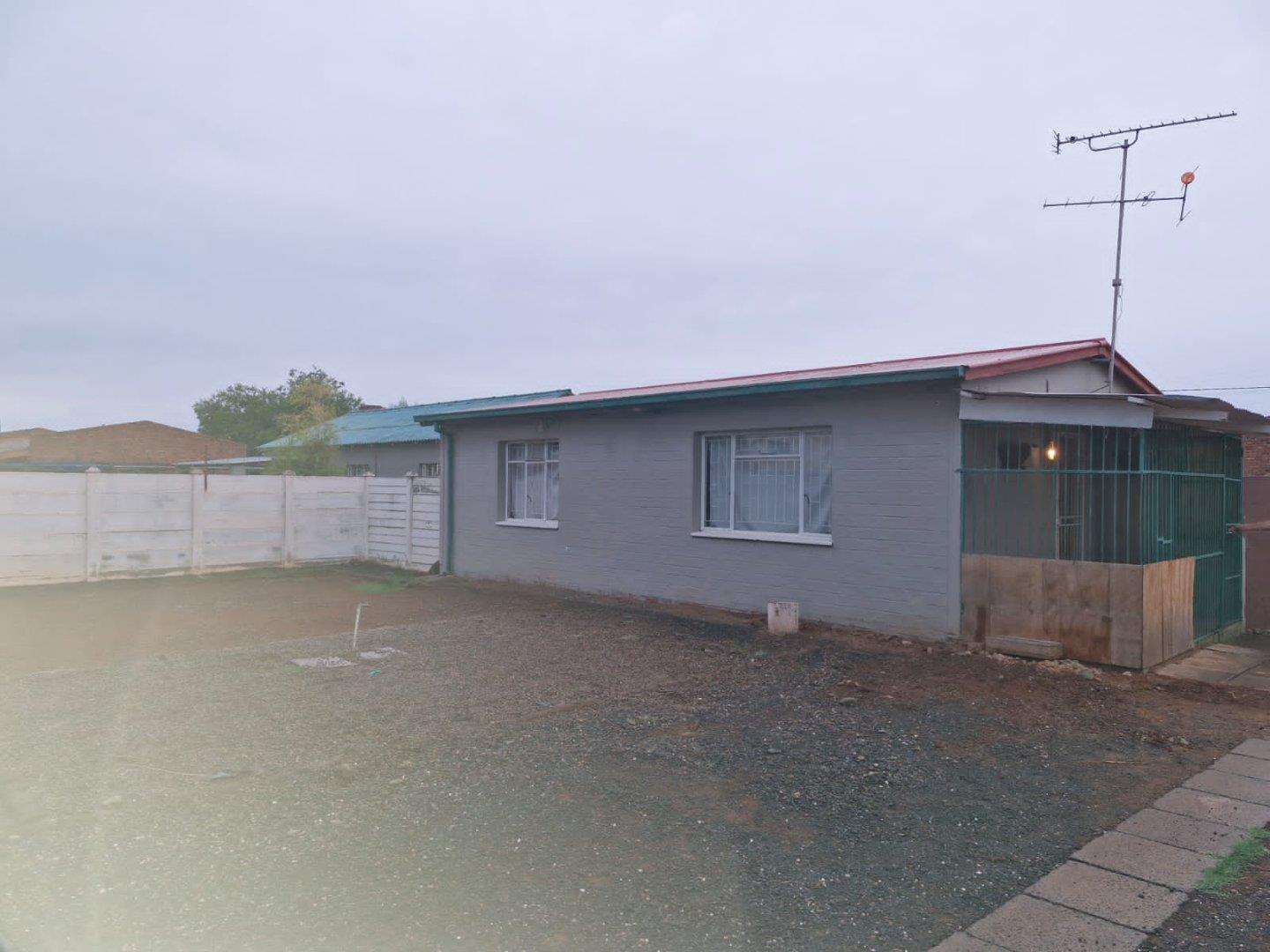 Beaconsfield Property Property and houses to rent in Beaconsfield