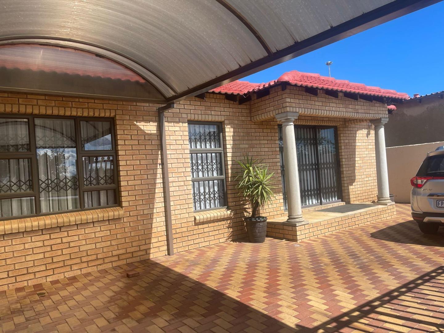 3 Bedroom House for sale in Pimville P24114557681