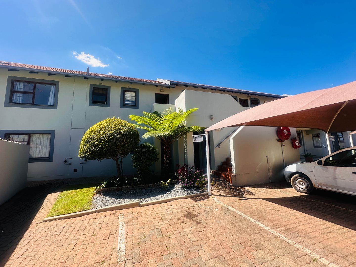 3 Bedroom Townhouse for sale in Verwoerdpark 16 Pelican Place, 23 Van