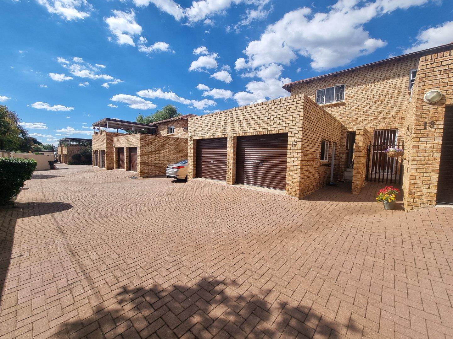 3 Bedroom Townhouse for sale in Fairland 94 Sophia Street P24114262777