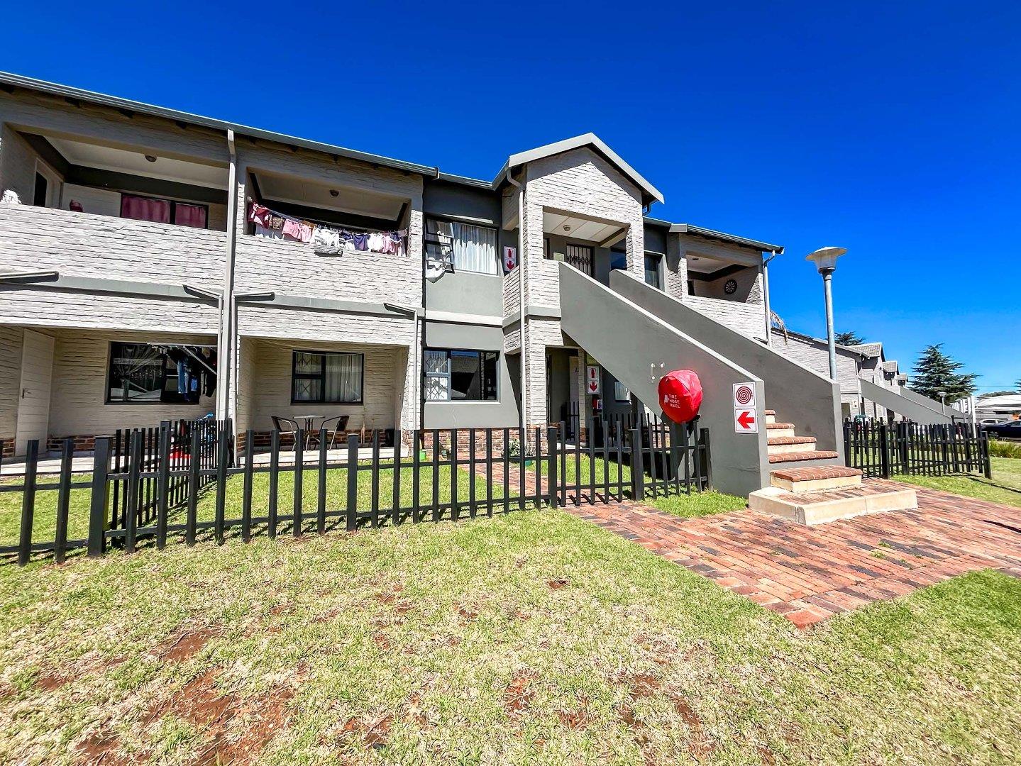 2 Bedroom Townhouse for sale in Crystal Park P24114262836