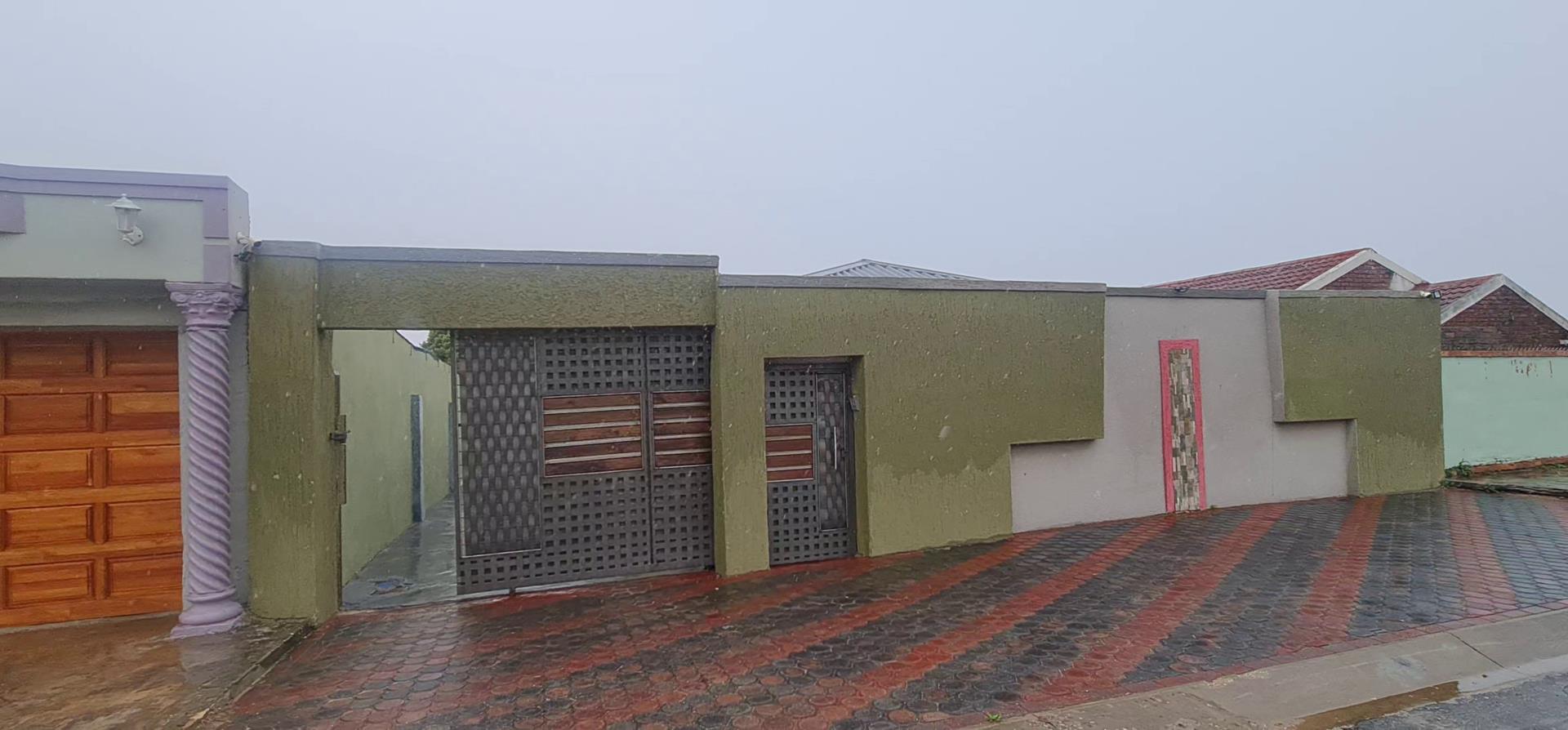 2 Bedroom House for sale in Zwide P24114263954