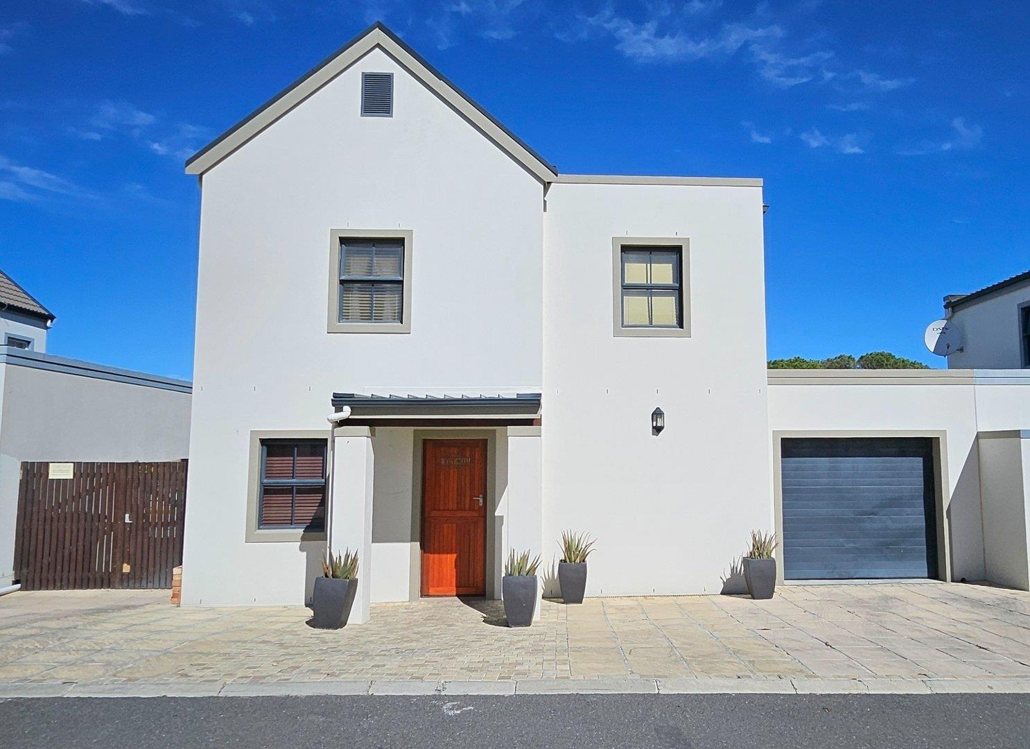 3 Bedroom House for sale in Dennegeur Bluebell Close, Silver Fox