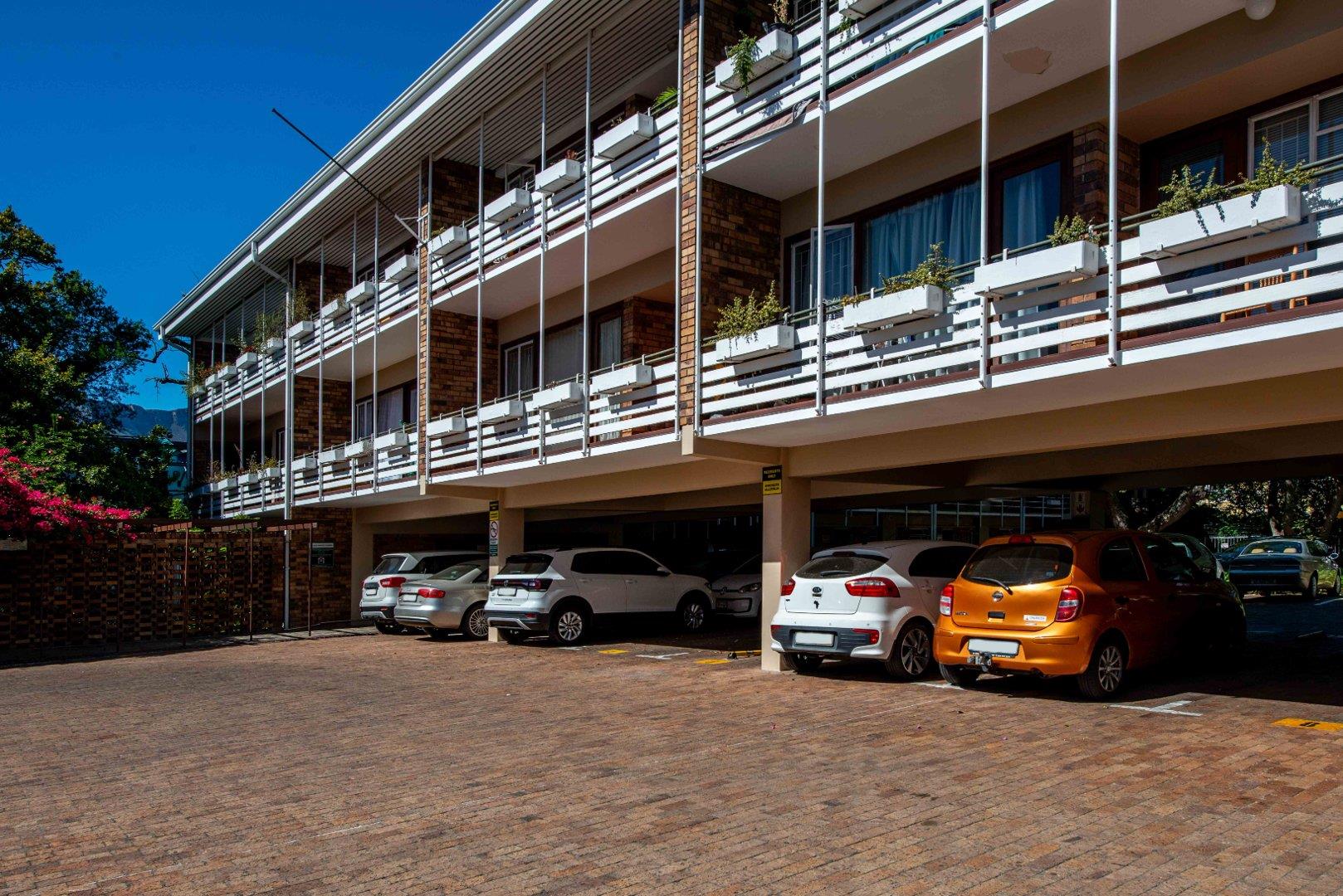 1 Bedroom Apartment / flat for sale in Stellenbosch Central P24112683713