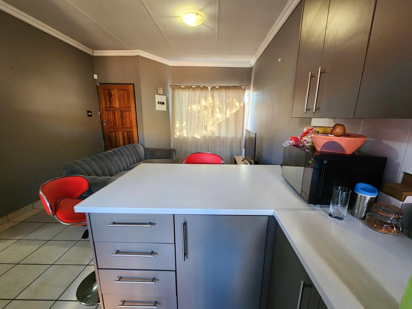 2 Bedroom Townhouse for sale in Annadale P24114265247