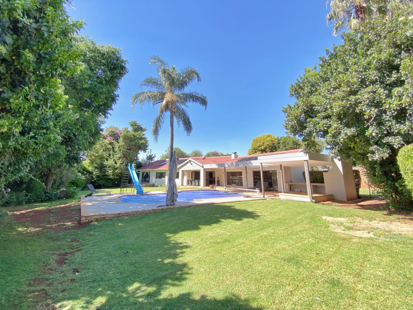 4 Bedroom House for sale in Bedfordview P24114267011