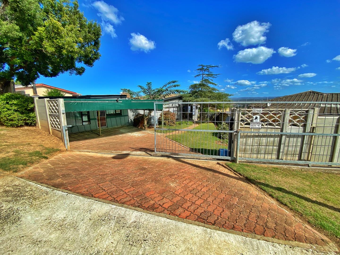 4 Bedroom House for sale in Van Riebeeck Hoogte 3 Street