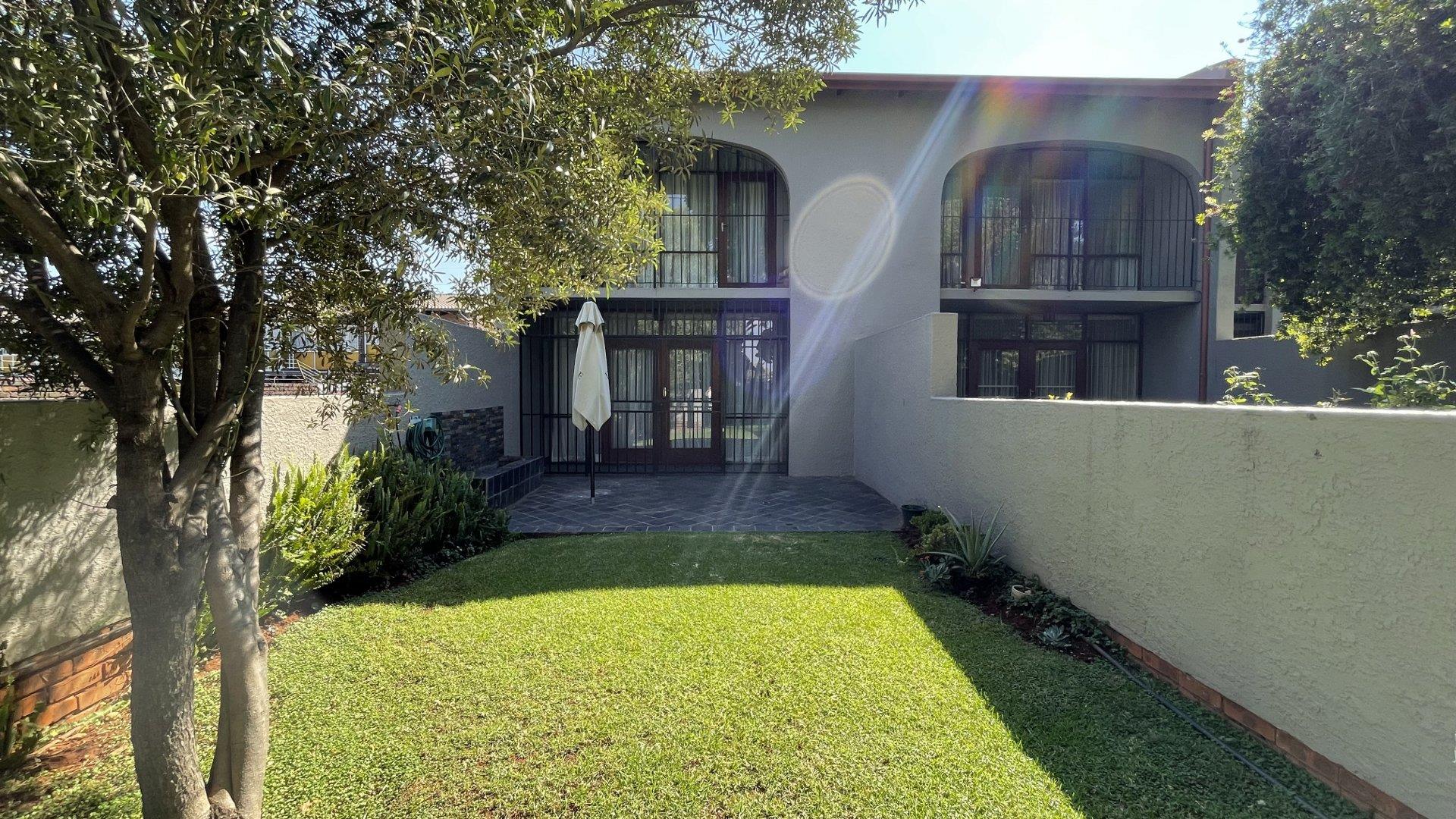 Lynnwood Ridge Property Property and houses for sale in Lynnwood