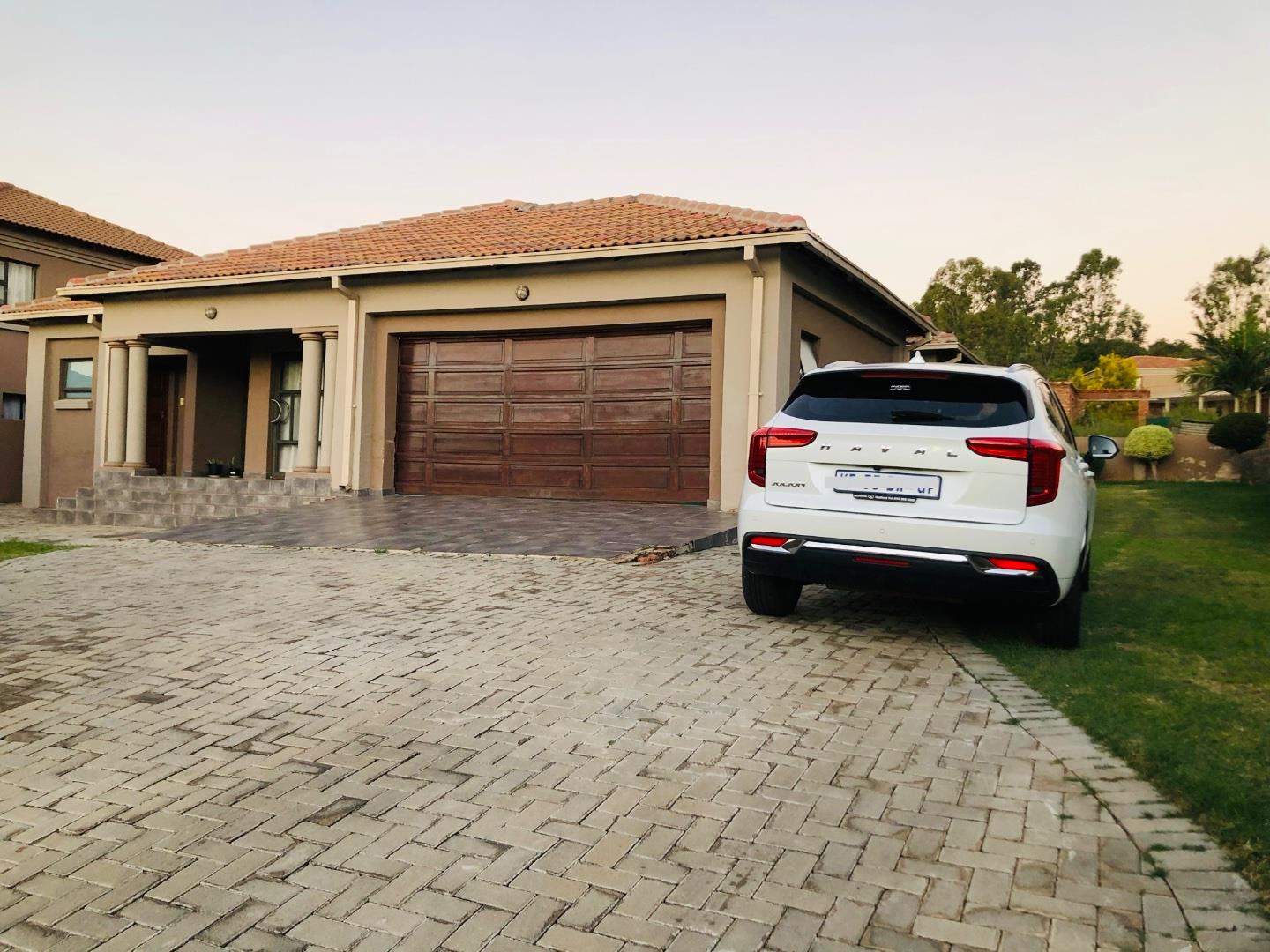 4 Bedroom House for sale in Magaliesberg Country Estate P24114269519