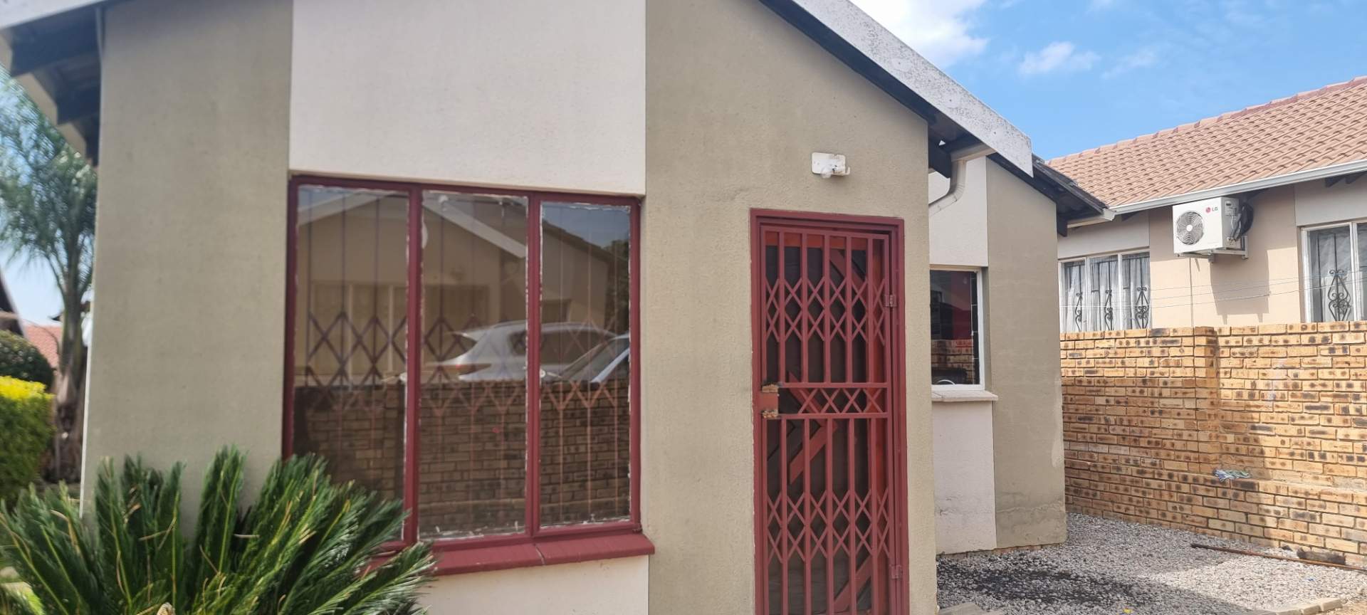 3 Bedroom House for sale in Cosmo City P24114269935