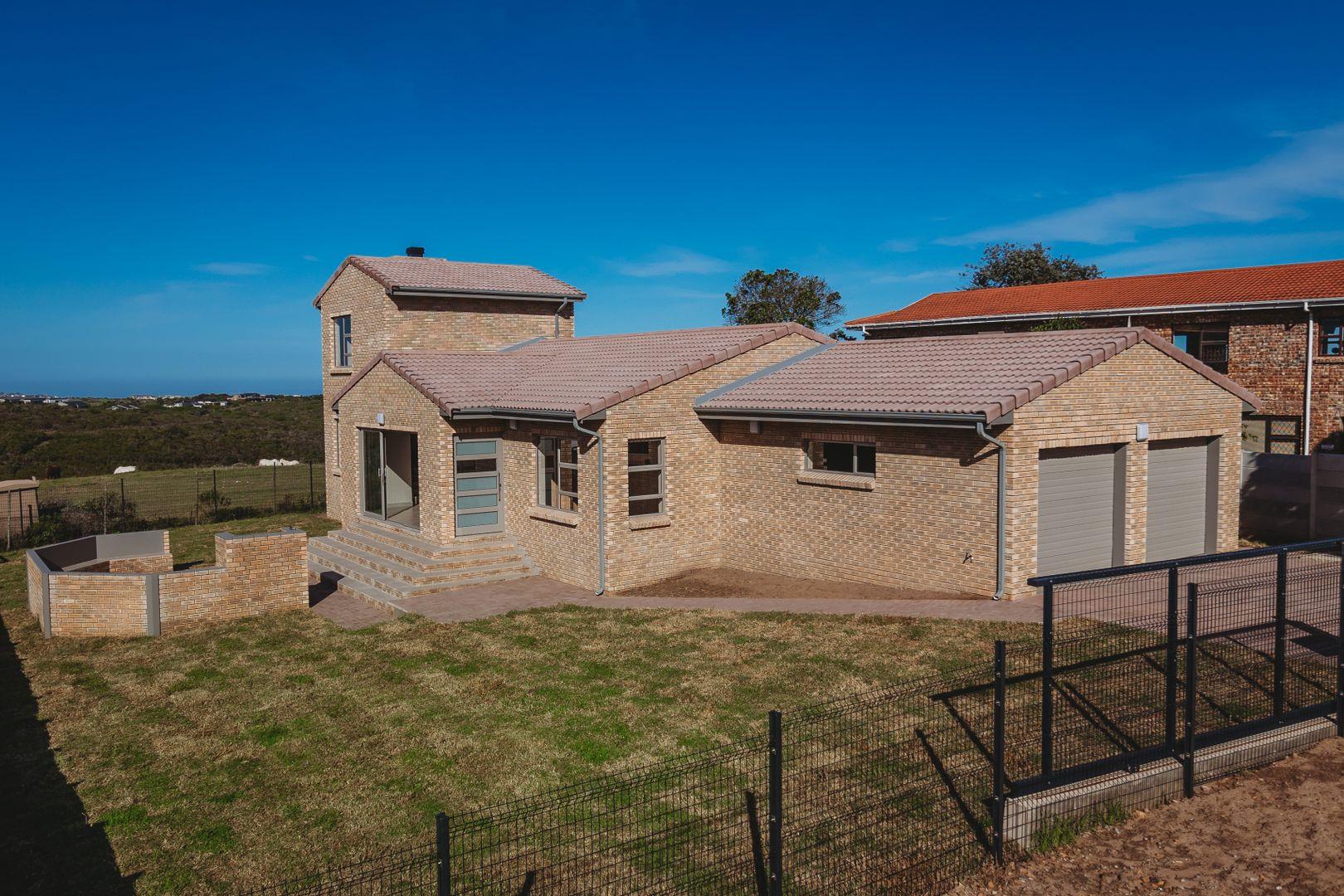 3 Bedroom House for sale in Herolds Bay P24114271402