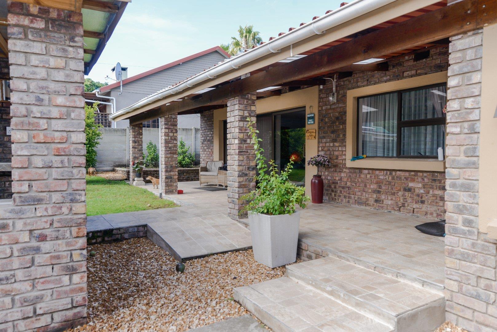 6 Bedroom House for sale in Dormehls Drift P24111471809