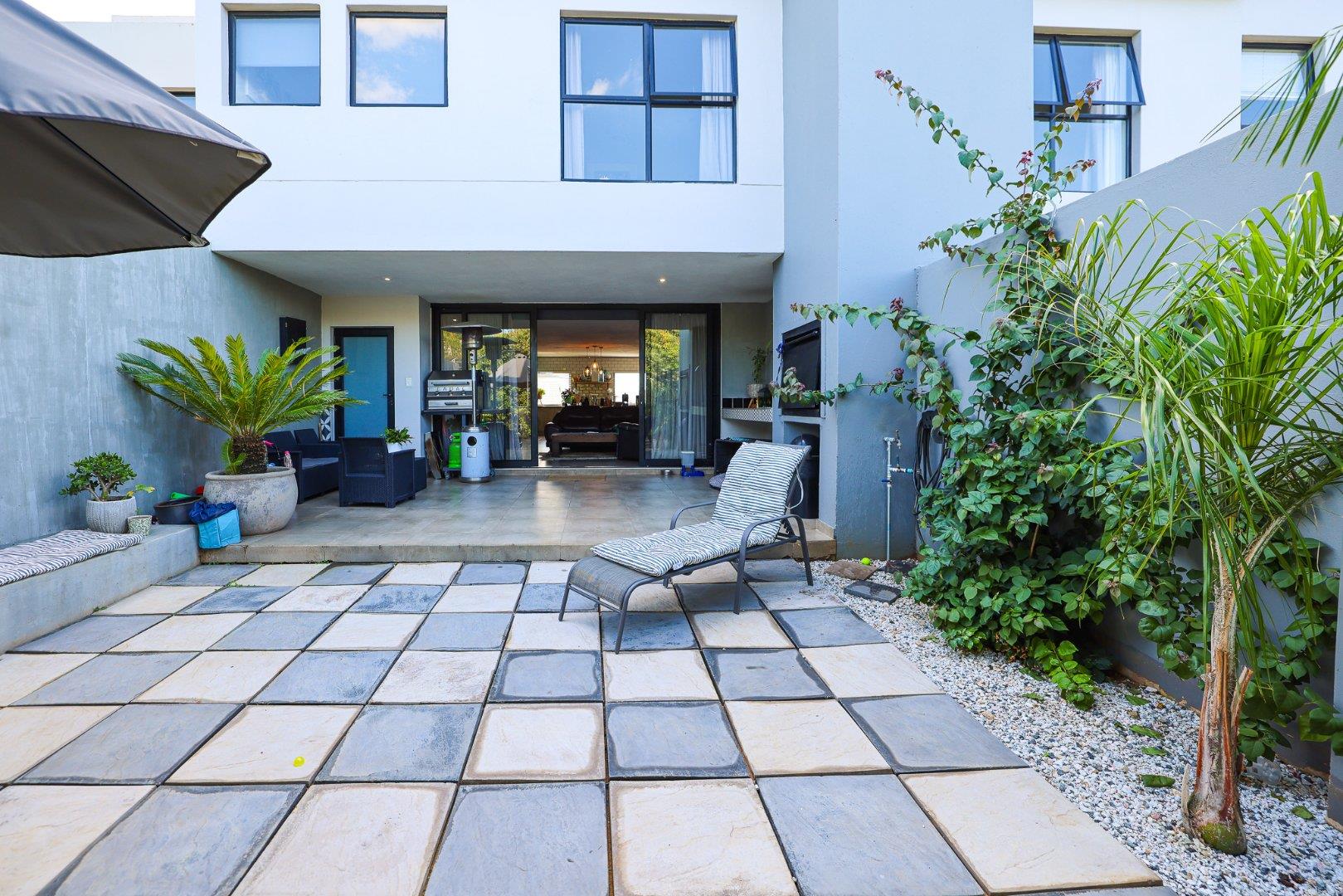 3 Bedroom House to rent in Lombardy Estate P24114272055