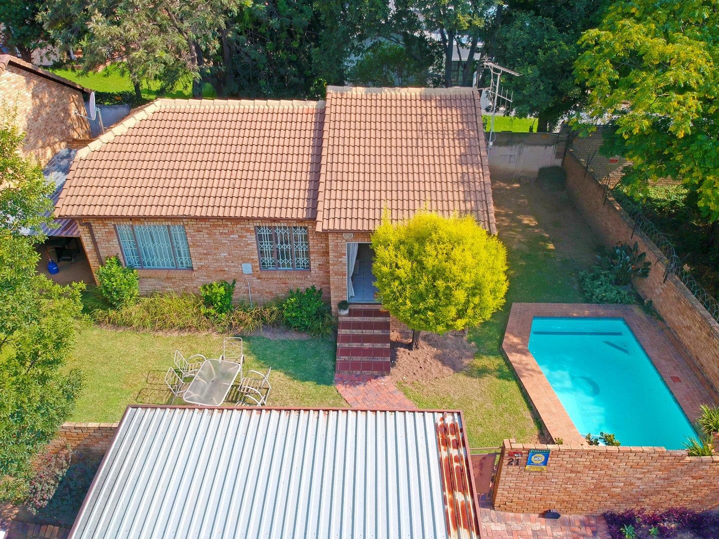 Johannesburg North Property Townhouses for sale in Johannesburg North