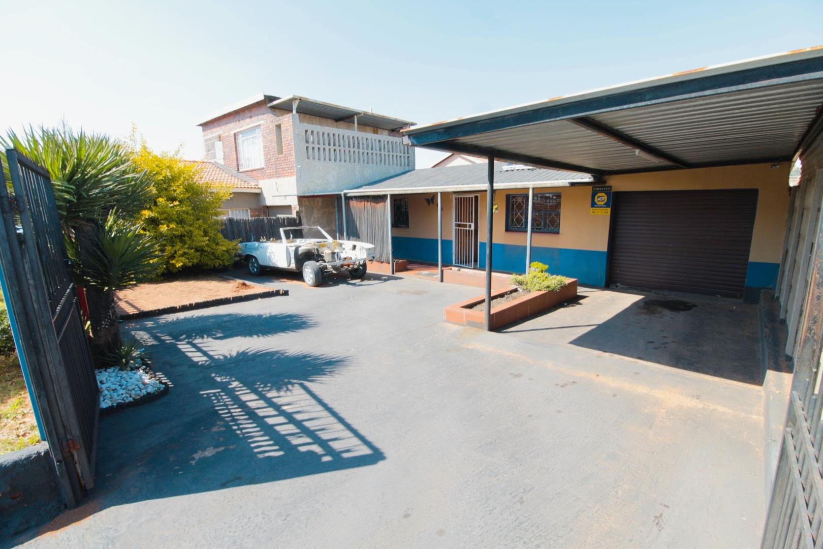 3 Bedroom House for sale in Riverlea P24114273014