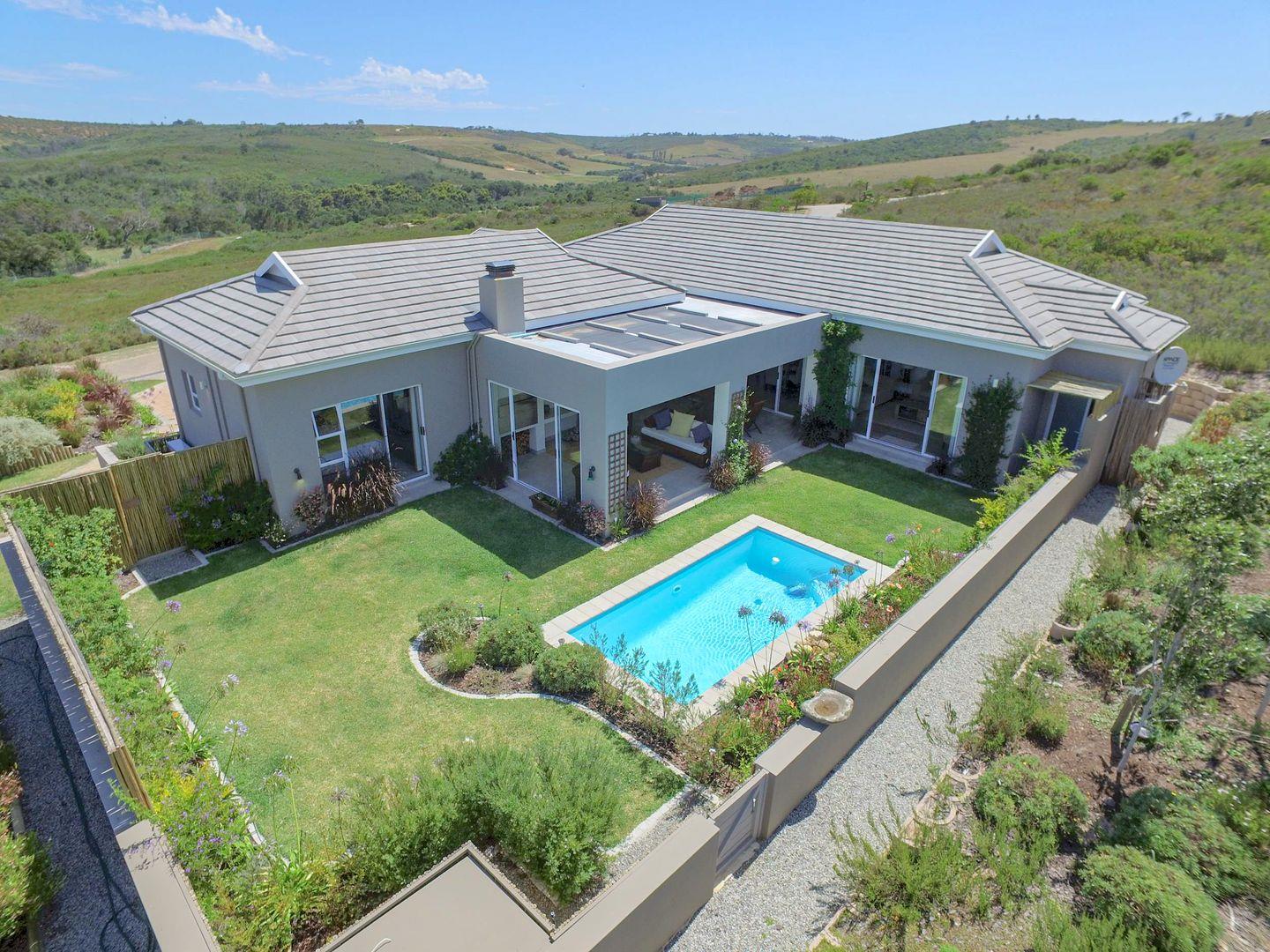 3 Bedroom House for sale in Brackenridge Estate 24 Erica Heath