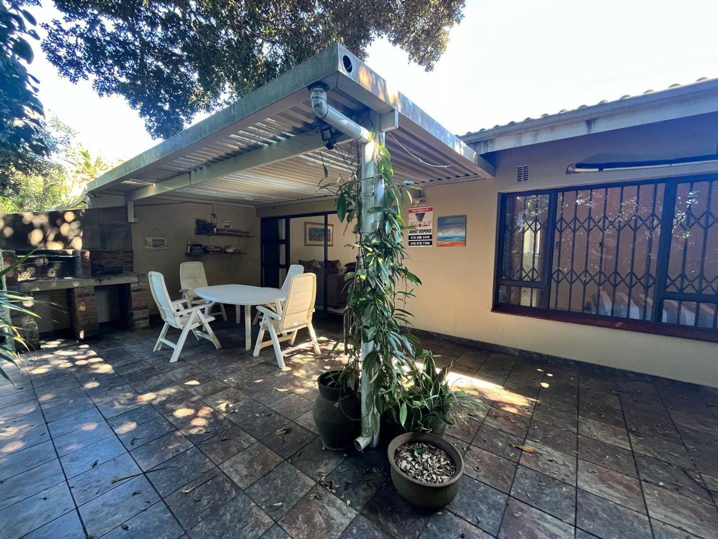2 Bedroom Townhouse for sale in Scottburgh South P24114274102