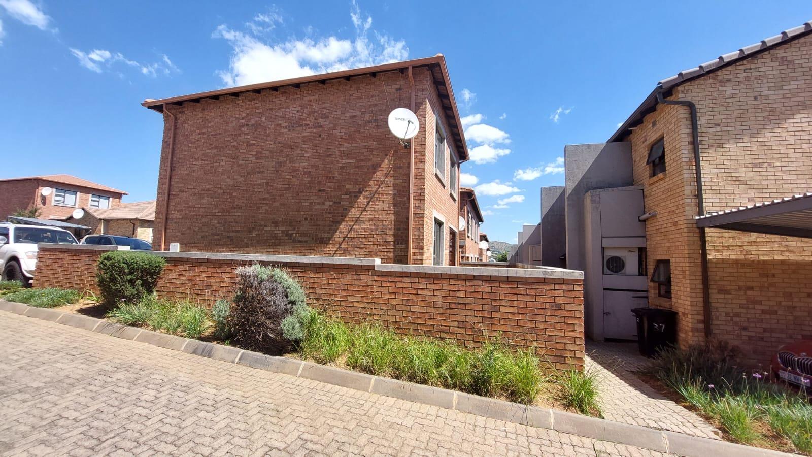 Wilgeheuwel Property Townhouses for sale in Wilgeheuwel Property24