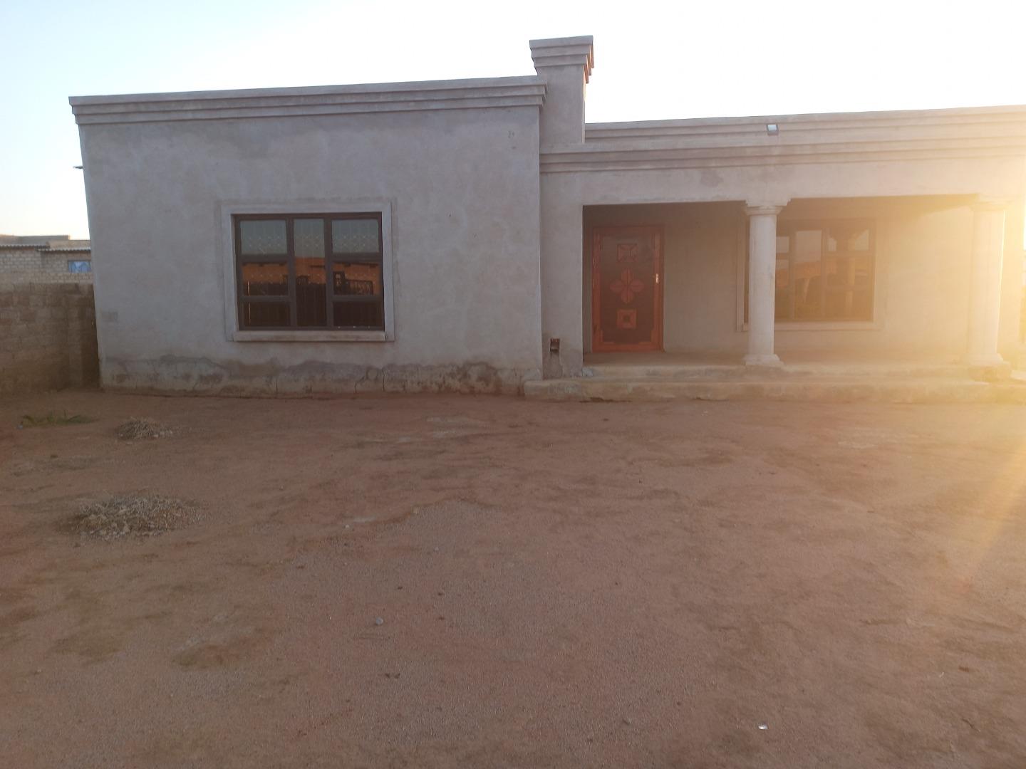 2 Bedroom House for sale in Kwamhlanga Rural P24114276517