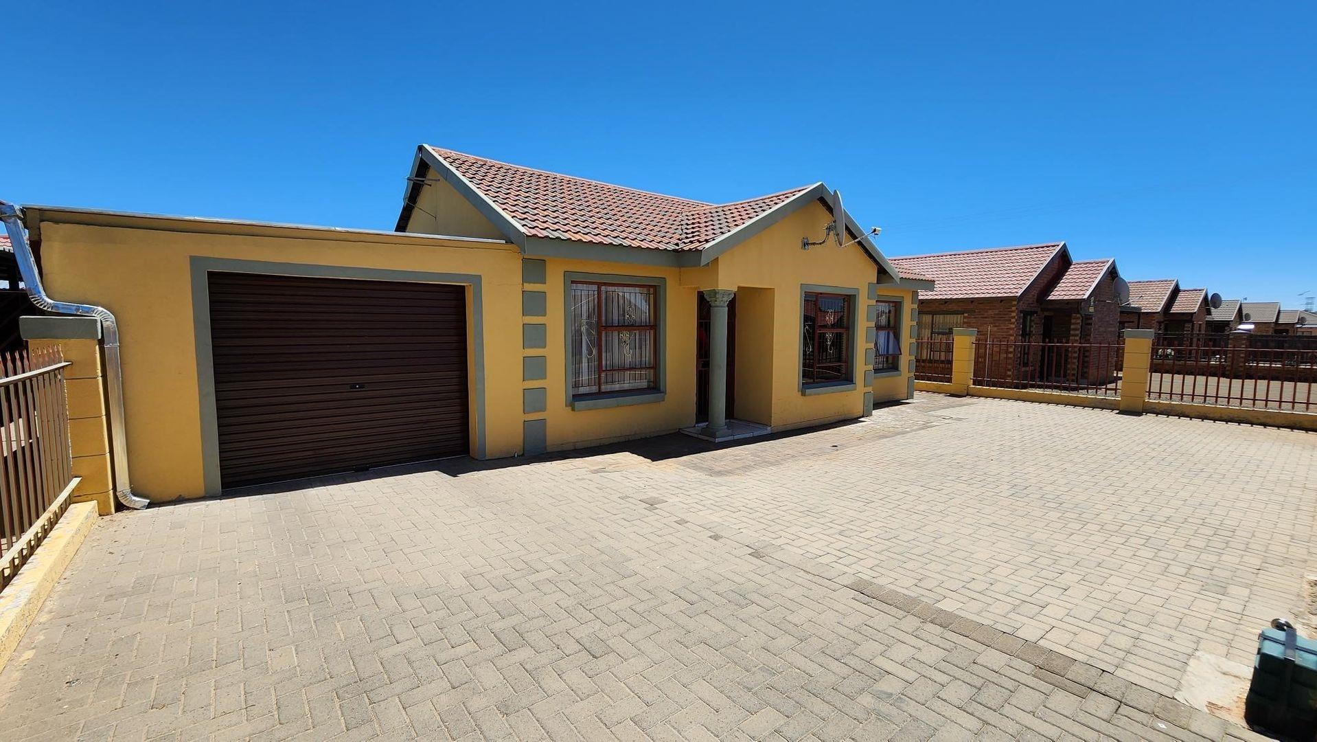 Mandela View, Bloemfontein Property Property and houses for sale in