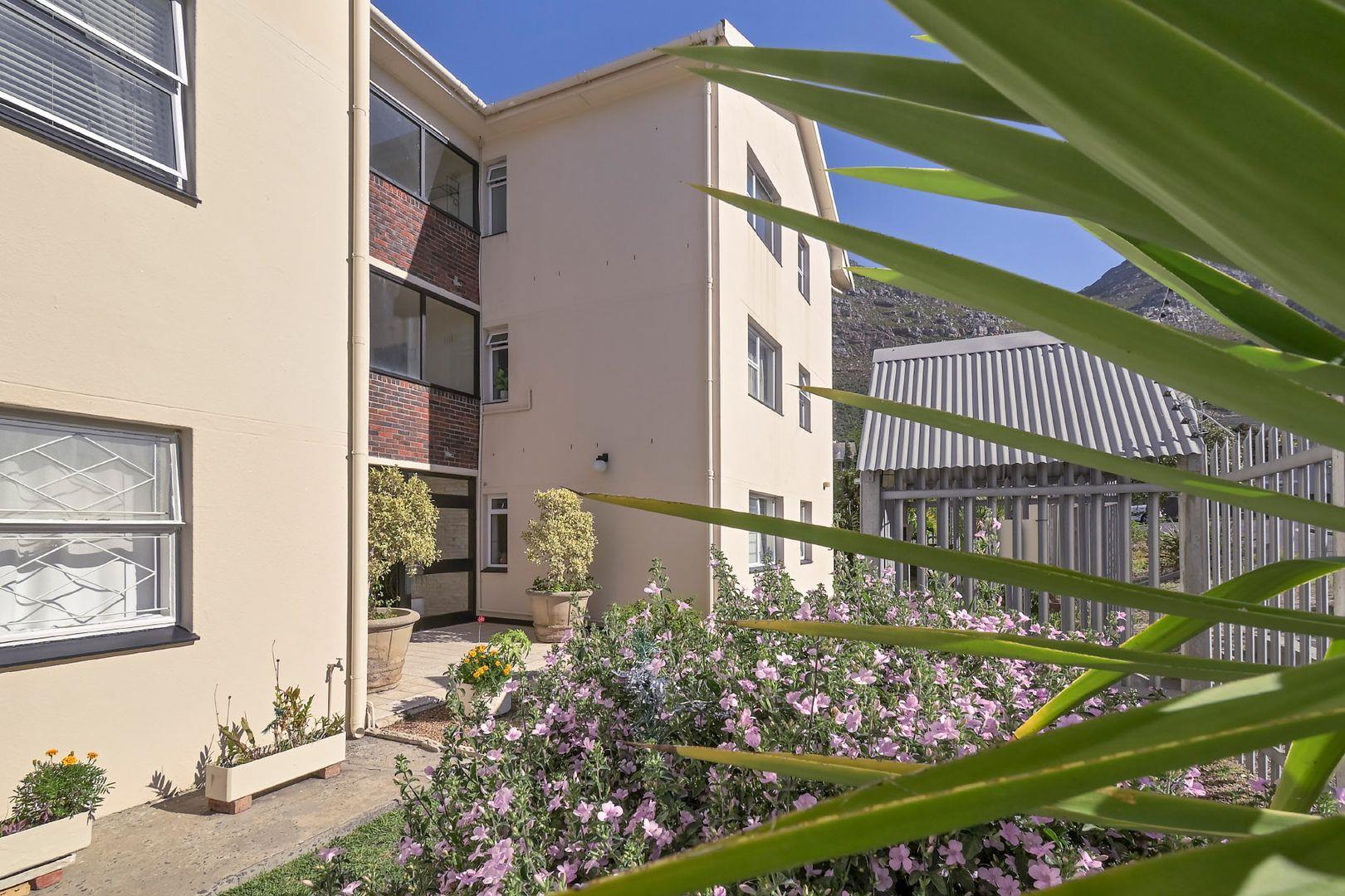 Lakeside, Cape Town Property Apartments / flats for sale in Lakeside