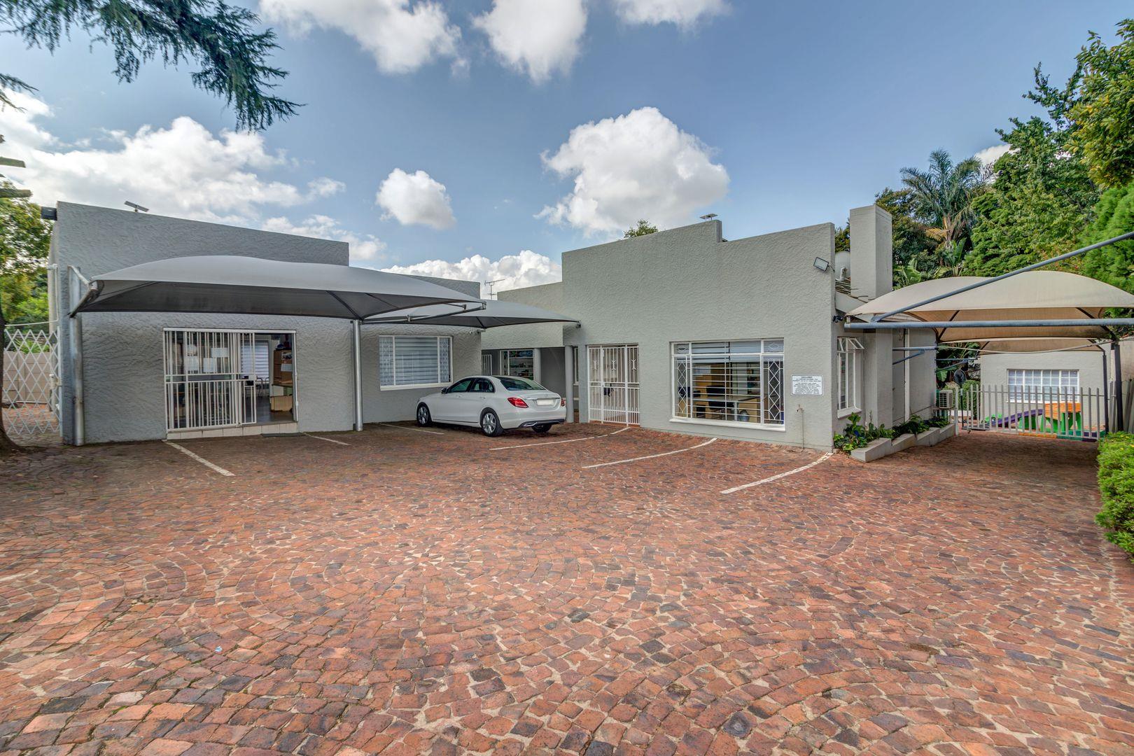 6 Bedroom House for sale in Blairgowrie P24114277560