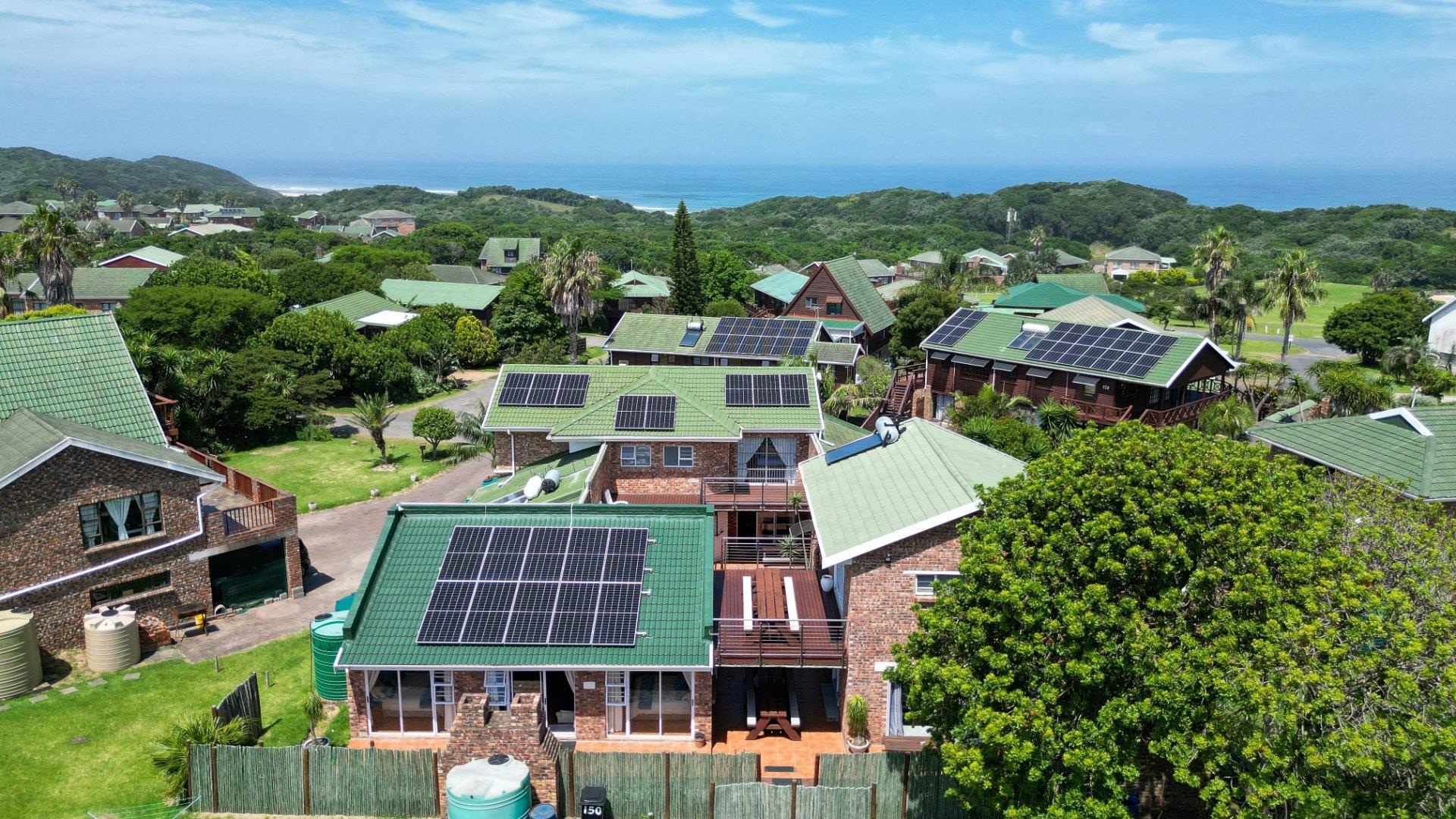 10 Bedroom House for sale in Cove Rock P24114277749