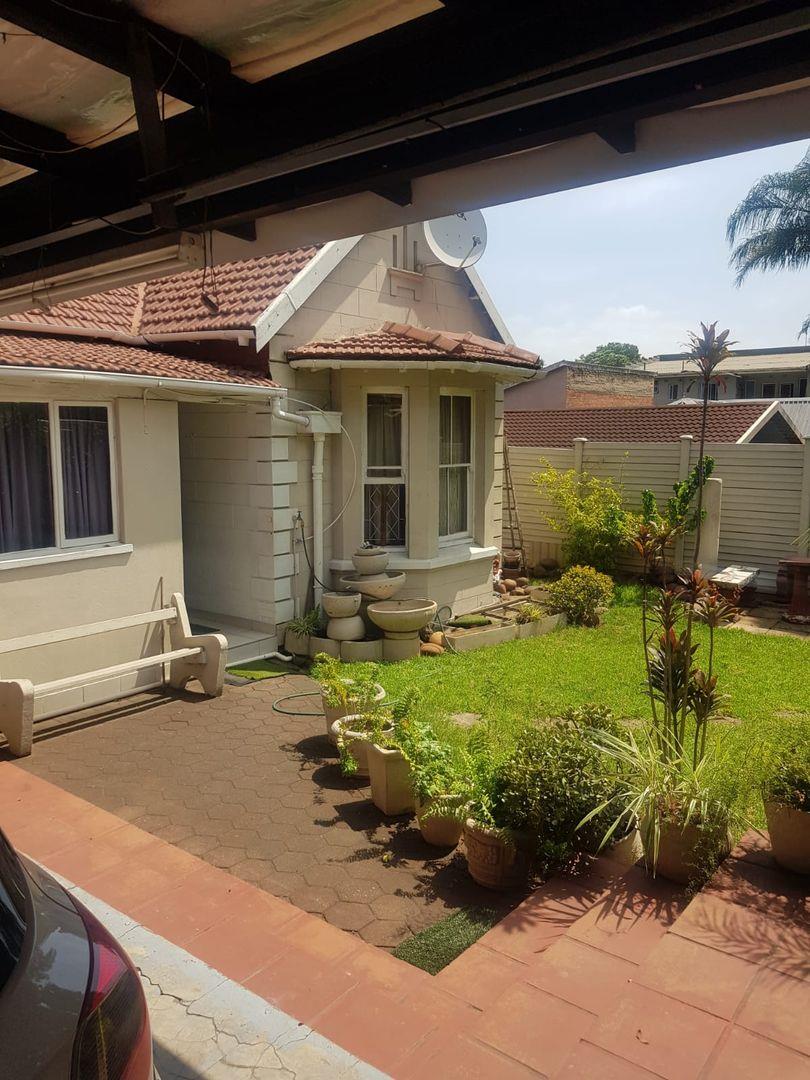 3 Bedroom House for sale in Umbilo P24114279178