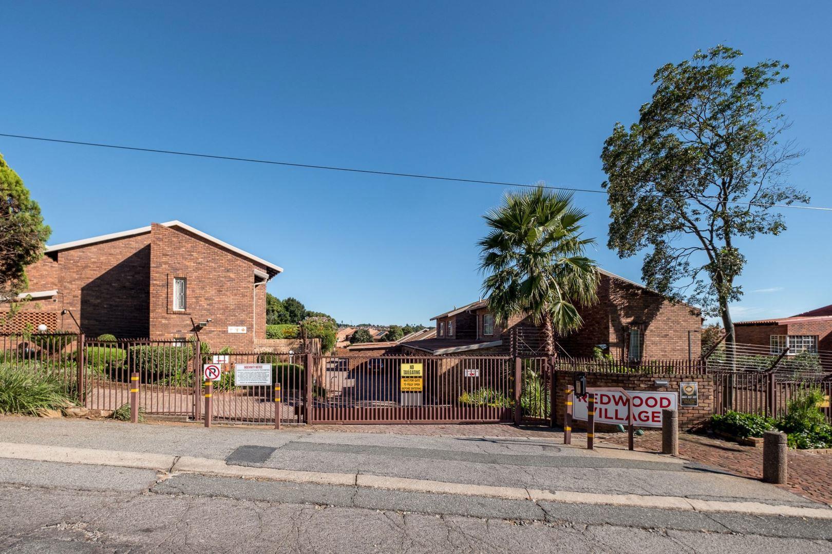 3 Bedroom Apartment / flat for sale in Corlett Gardens P24114279277