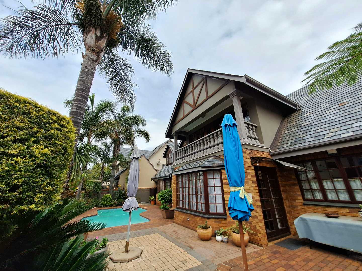 4 Bedroom House for sale in Lakefield P24114279455