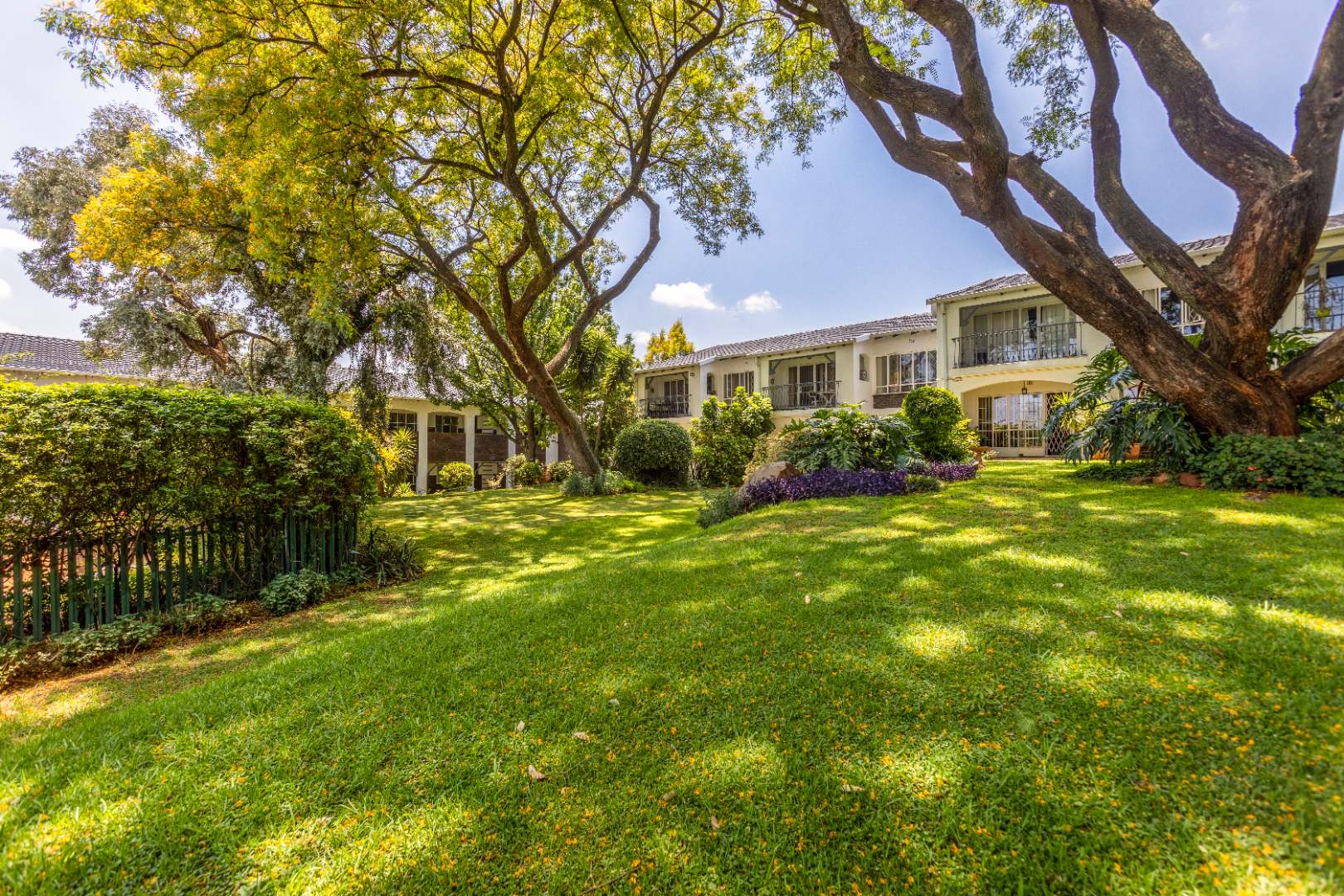 1 Bedroom Townhouse for sale in Northcliff P24114279462