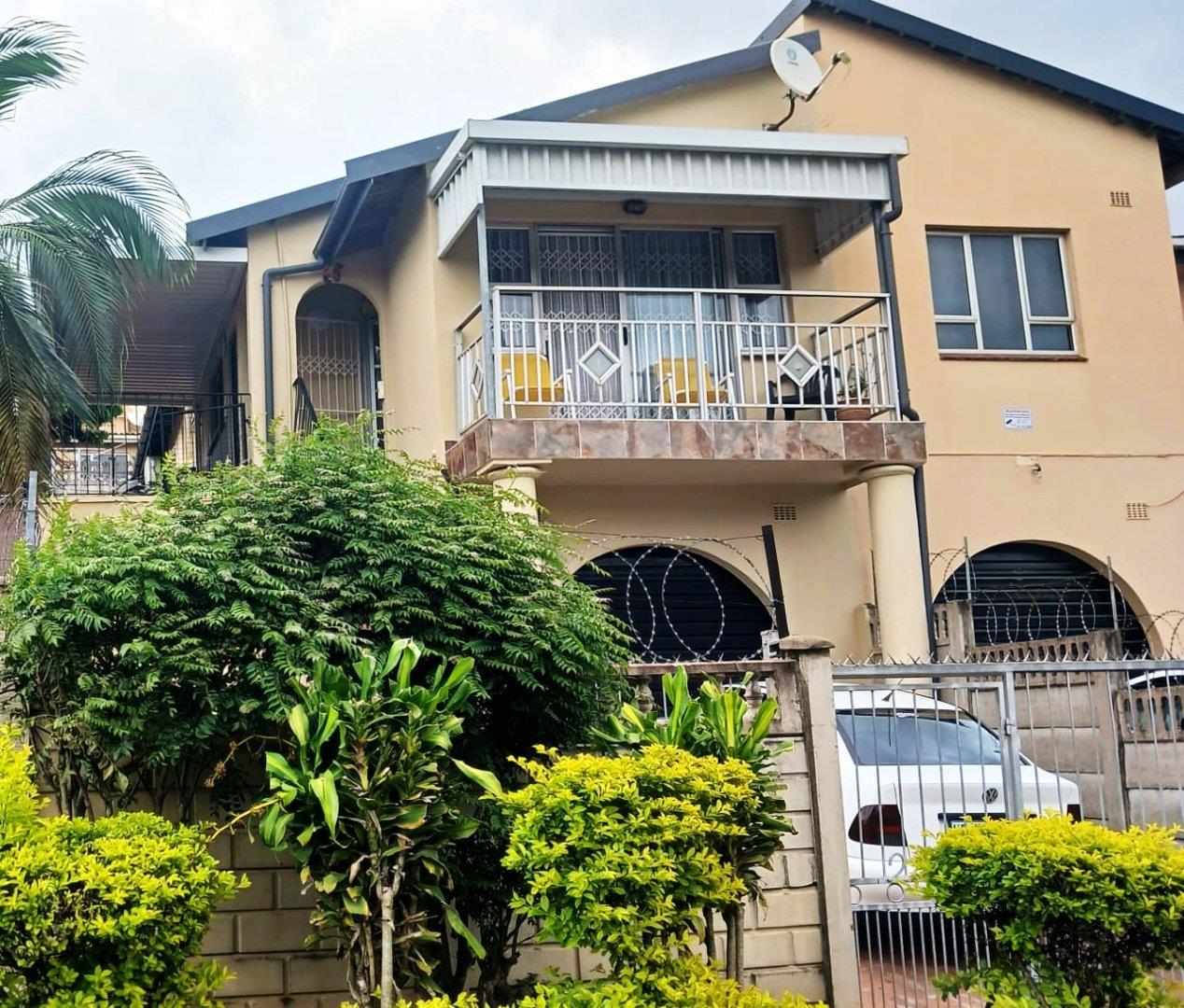 3 Bedroom House for sale in Newlands West P24114280563