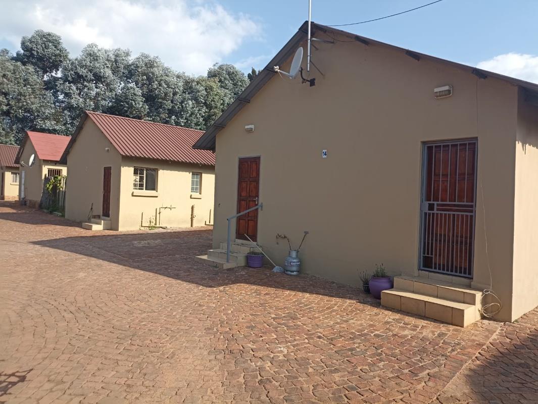 Apartment / flat for sale in Bredell 278 3rd Avenue P24114280180