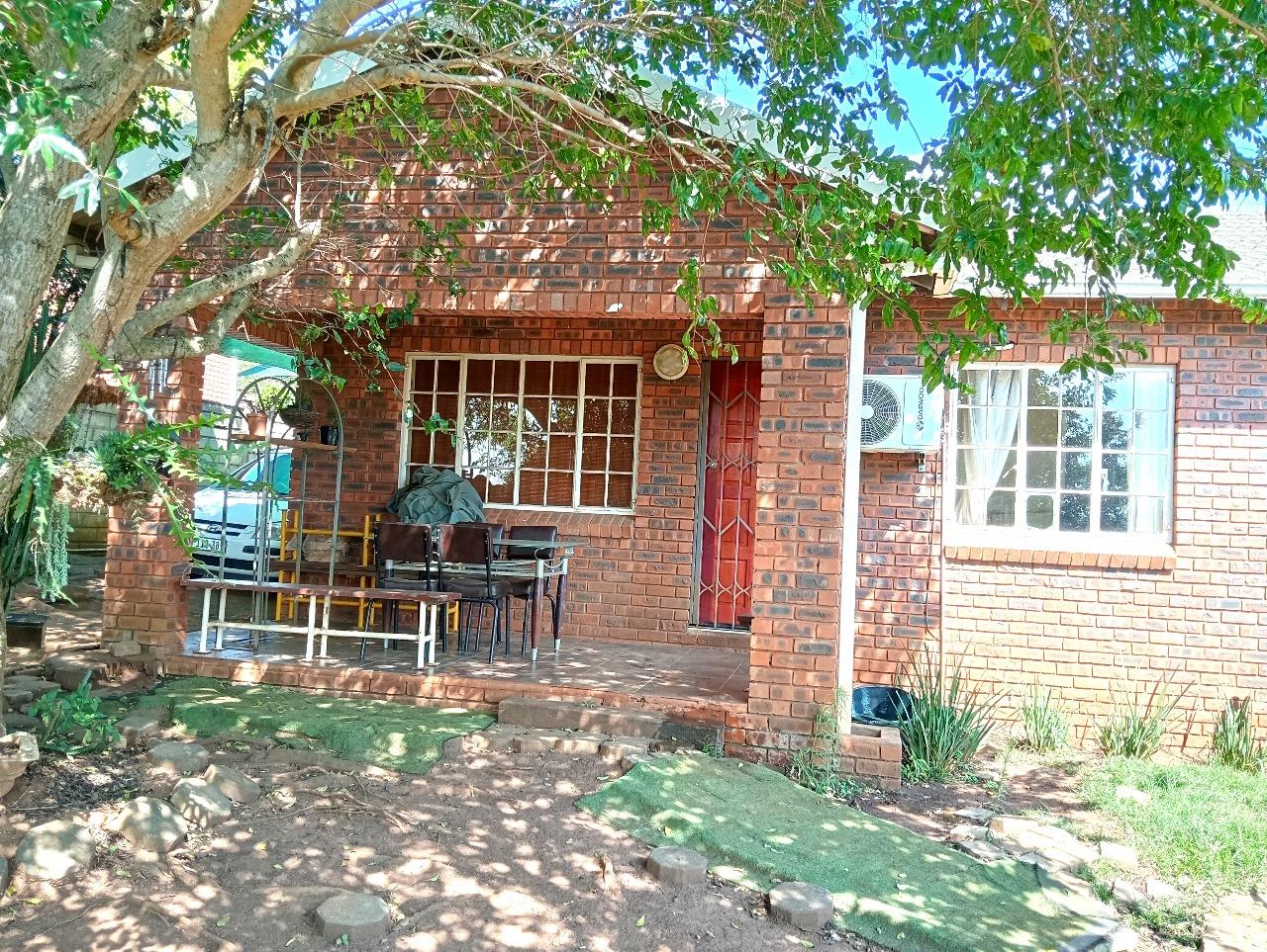 2 Bedroom Townhouse for sale in Lincoln Meade P24114281238