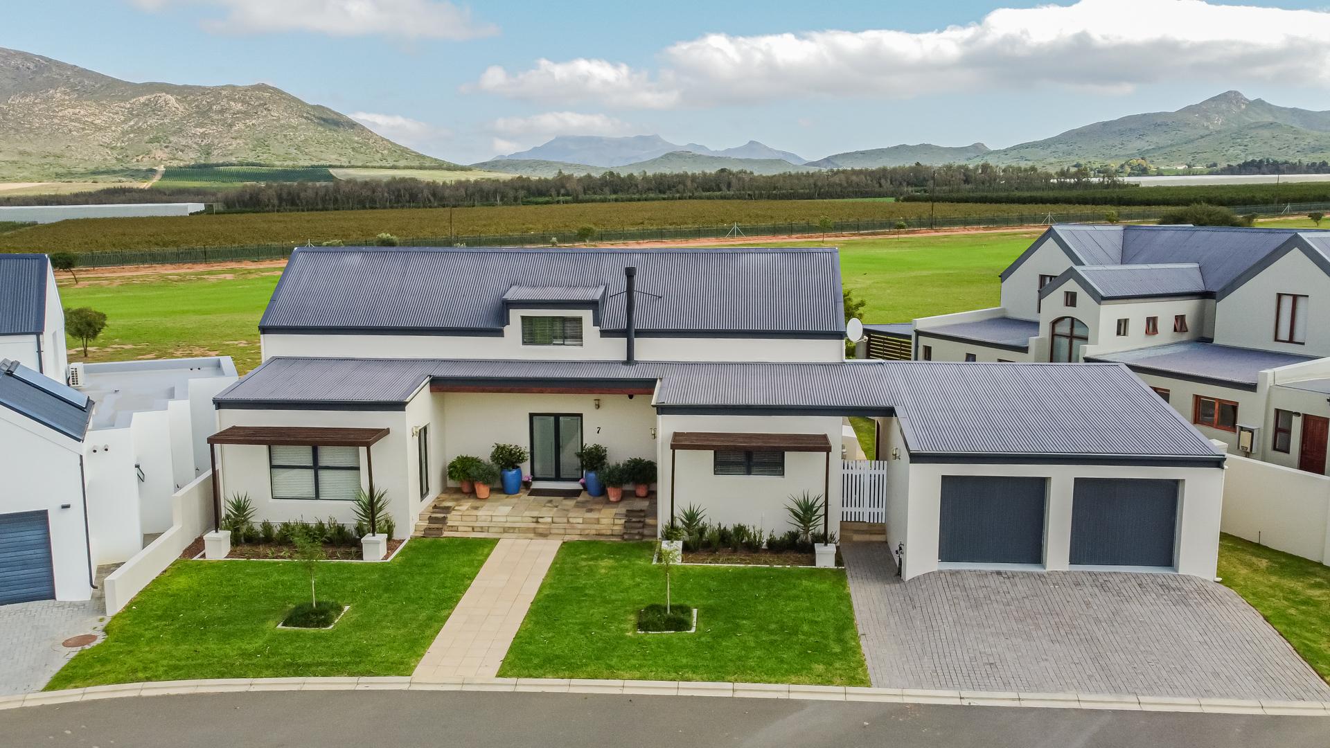 4 Bedroom House for sale in Silwerstrand Golf And River Estate 7