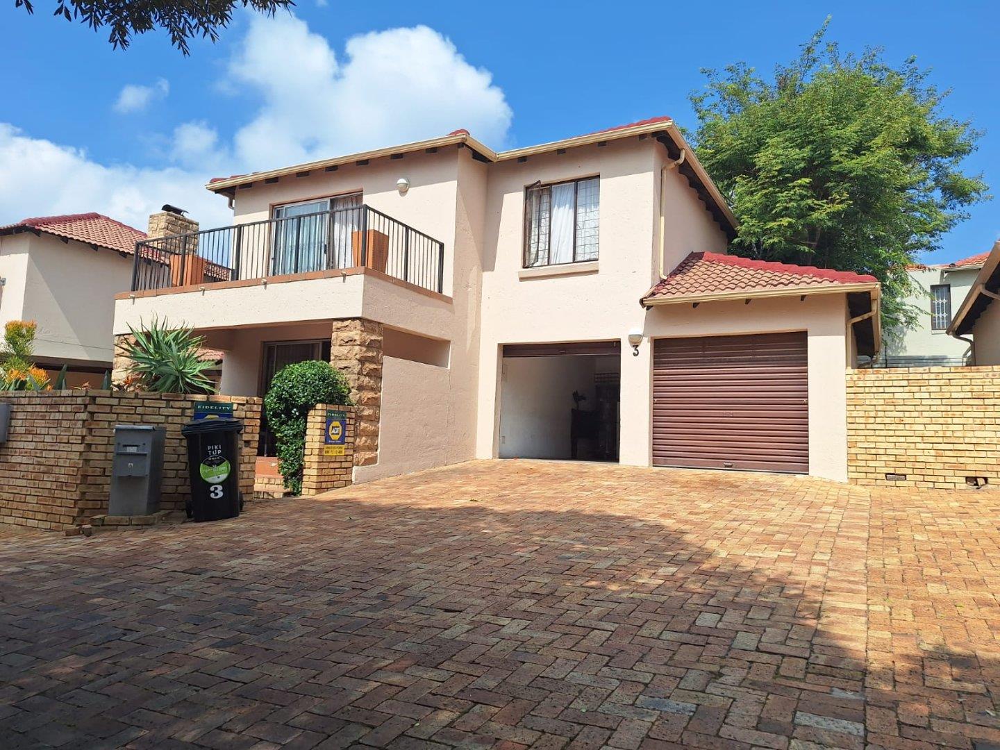 3 Bedroom Townhouse for sale in Northgate P24114283565