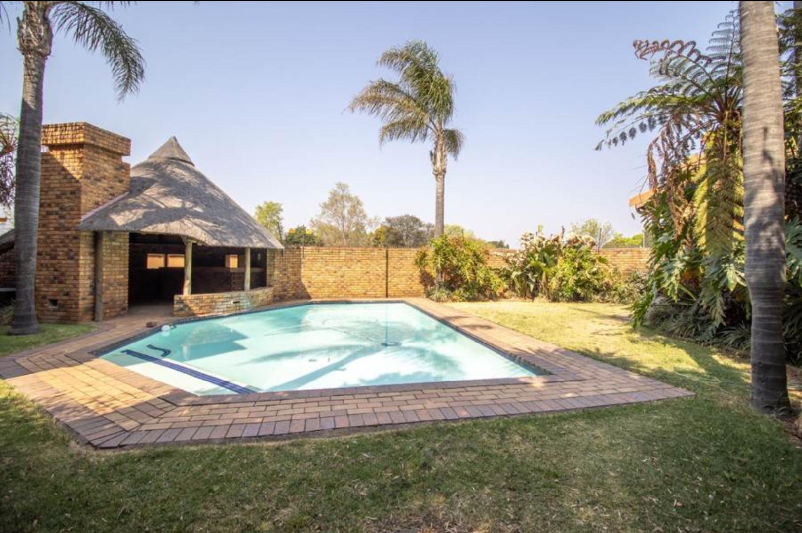 2.5 Bedroom Townhouse to rent in Sunward Park P24114283880