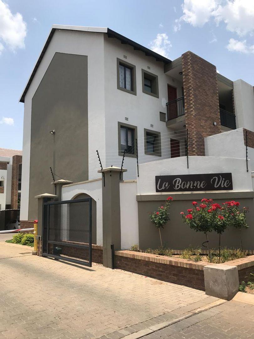 2 Bedroom Apartment / flat to rent in Montana P24114491622