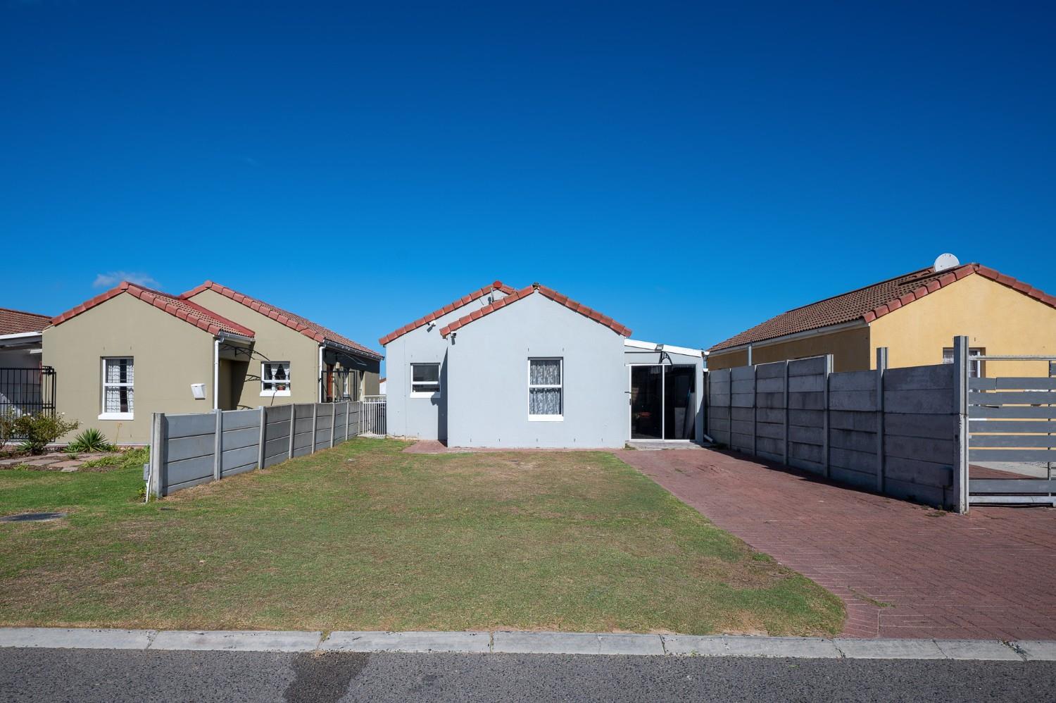 3 Bedroom House for sale in Broadlands P24114284641